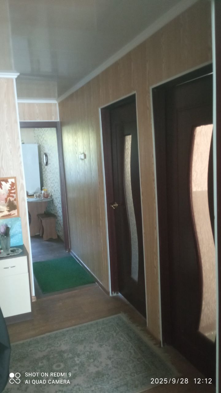 ! 3-комнатная с а/о 61м2 кв. Гагарина, Жовтневый р-н г. Луганск Продам 3-х комн. кв. на 1эт/5ти этажного дома кв. Гагарина, г. Луганск. - Общая - 61м2, жилая- 44м2, комнаты - все раздельные, кухня - 6м2. - Автономное отопление. - С/у совмещенный в кафеле. - Окна м/п, пластиковая разводка. - Бойлер. Квартира п...